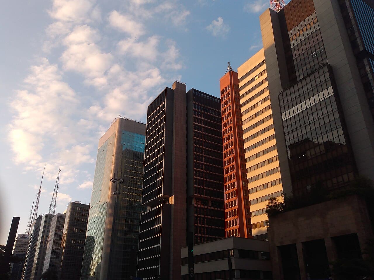 Brazil’s Central Bank Launches US$1 Billion ‘Casadão’ to Ease Dollar Rate Premium
