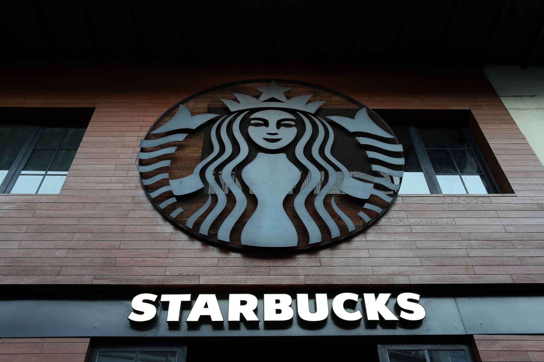 Starbucks Brazil Collapse Exposes Retail’s Currency Trap and Debt Risk
