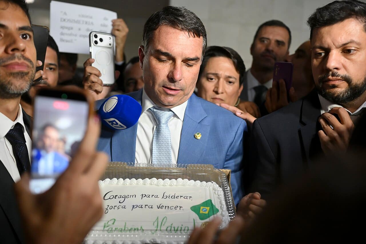 Bolsonaro Camp Drafts Debt-Linked Fiscal Rule as Brazil’s Debt-to-GDP Nears 82%