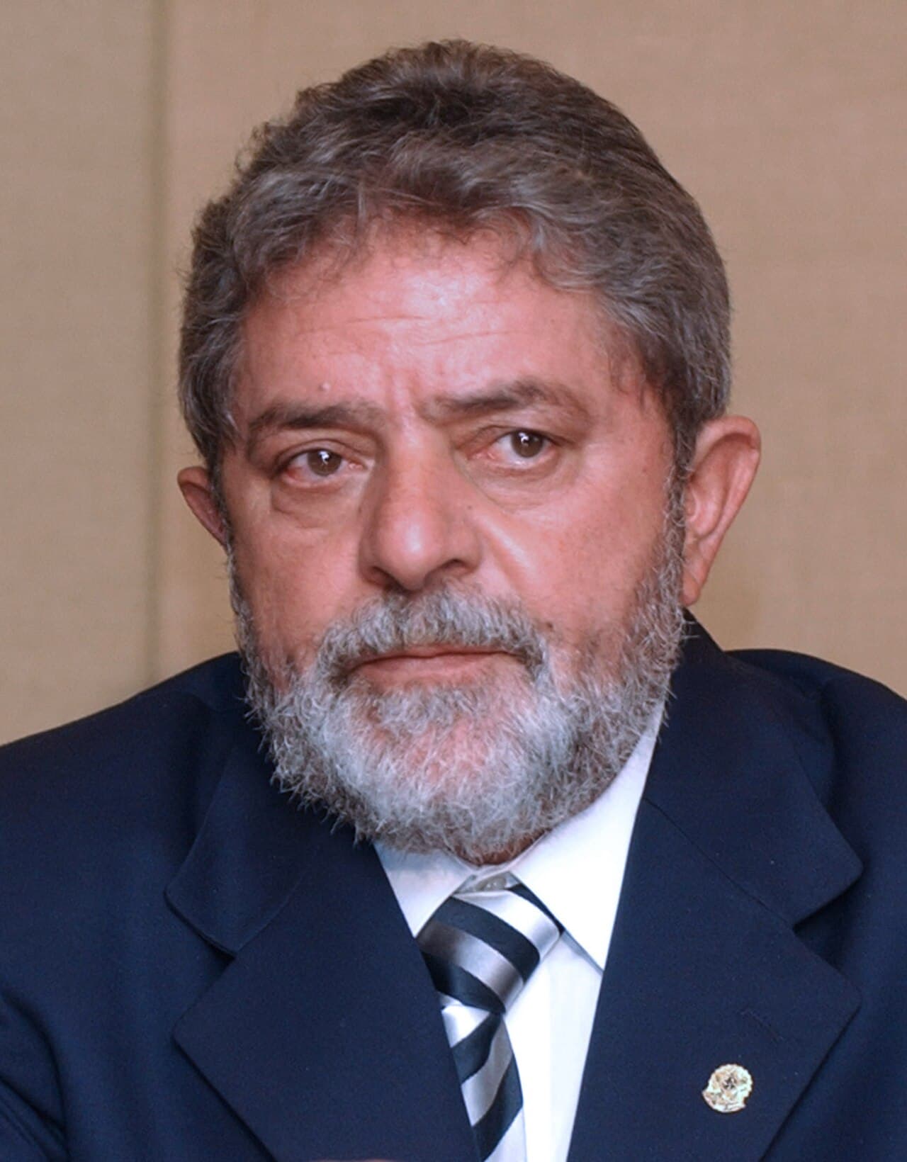 Brazil President Lula Sanctions Compromise Bill, Phasing Out Payroll Tax Relief for 17 Key Sectors
