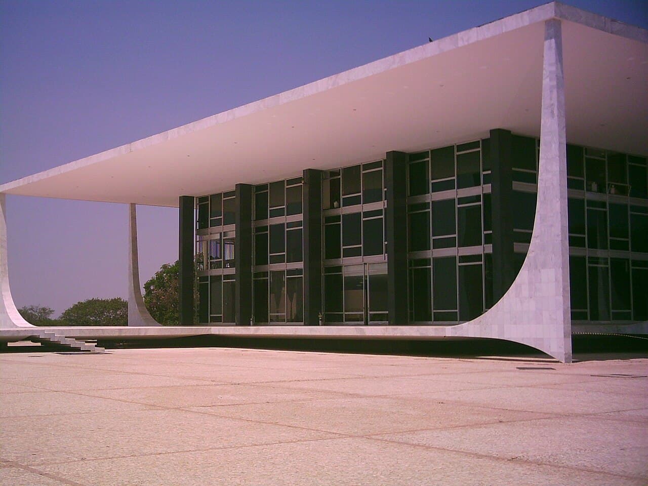 Brazil’s Supreme Court Distrust Hits Record 48% Amid Election and Ethics Scandal