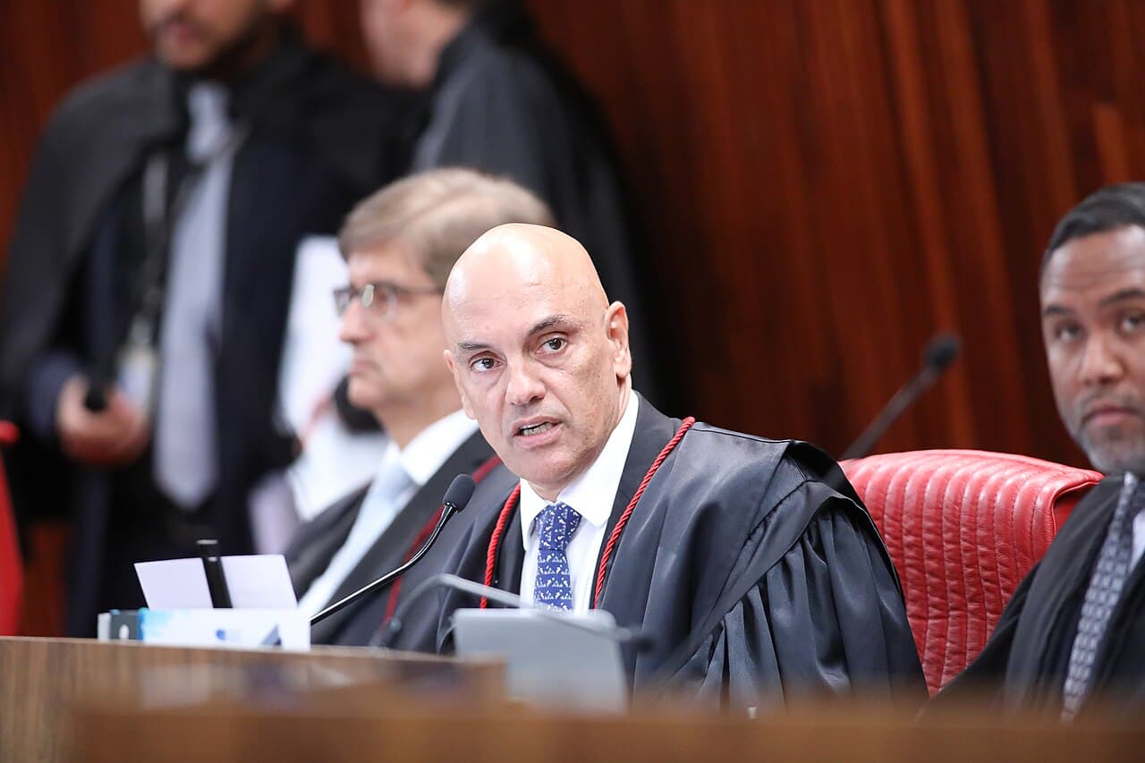 Eurasia Group Warns Brazil Institutional Risk Premium Rises on Master/Moraes Scandal