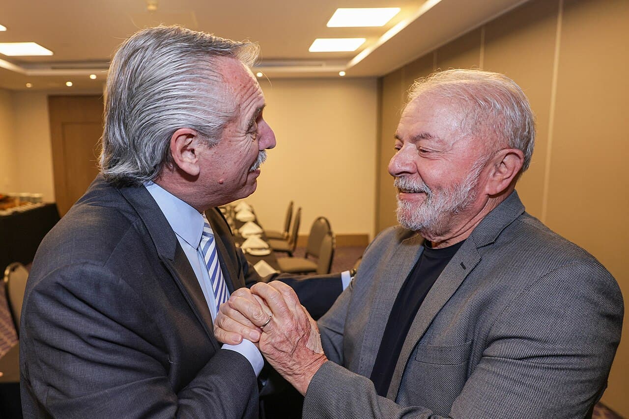 Fear of Lula and Bolsonaro Return Split Minas Gerais Voters, Signaling Deep Brazilian Polarization
