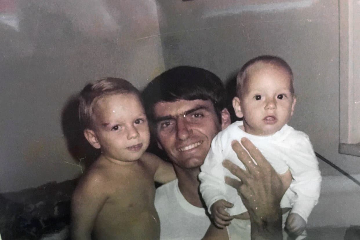 Flávio Bolsonaro Launches Presidential Bid, Inheriting Far-Right Platform from Ineligible Father