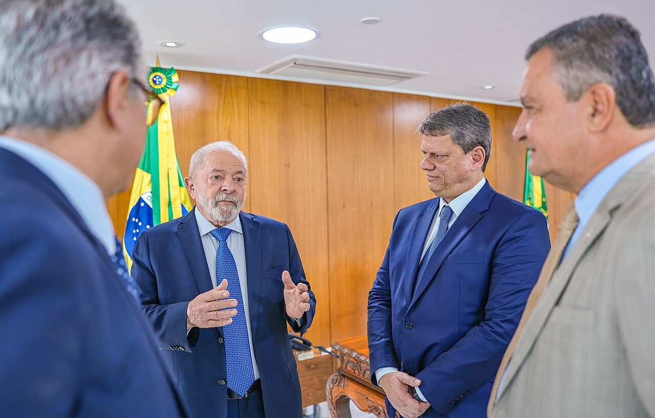 Lula’s Betting Ban Sparks ‘Electoral Opportunism’ Fire from São Paulo Governor Tarcísio
