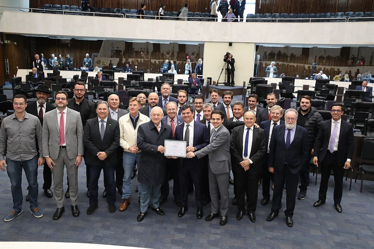 Moro's Strong Paraná Gubernatorial Lead Signals Stability for Privatized Copel (CPLE6)