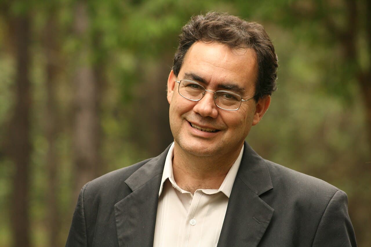 Presidential Candidate Augusto Cury Failed to Declare Five Companies, Including Three in Florida, to TSE