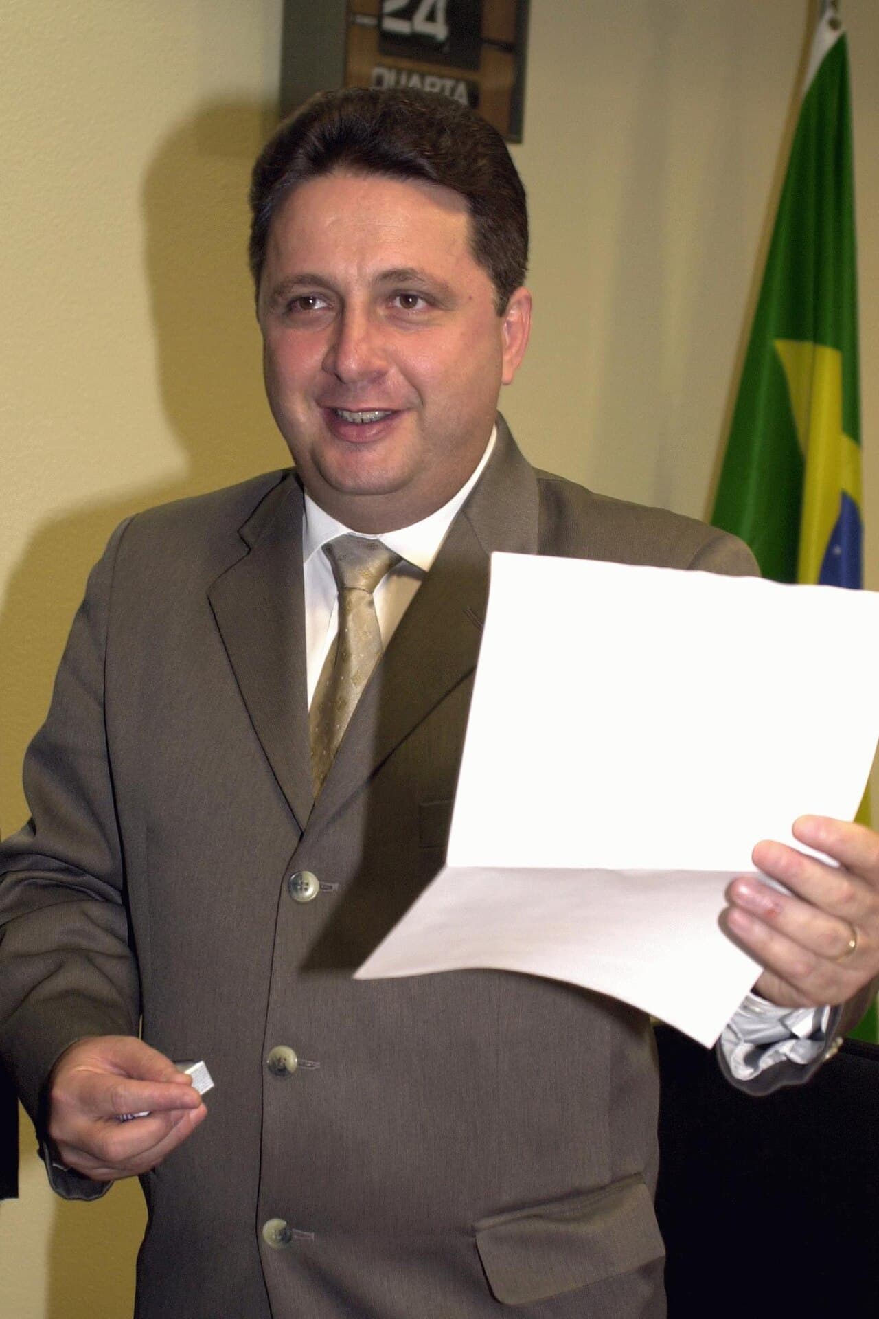 TSE Nullifies Garotinho Votes, Handing Rio Governorship to Douglas Ruas