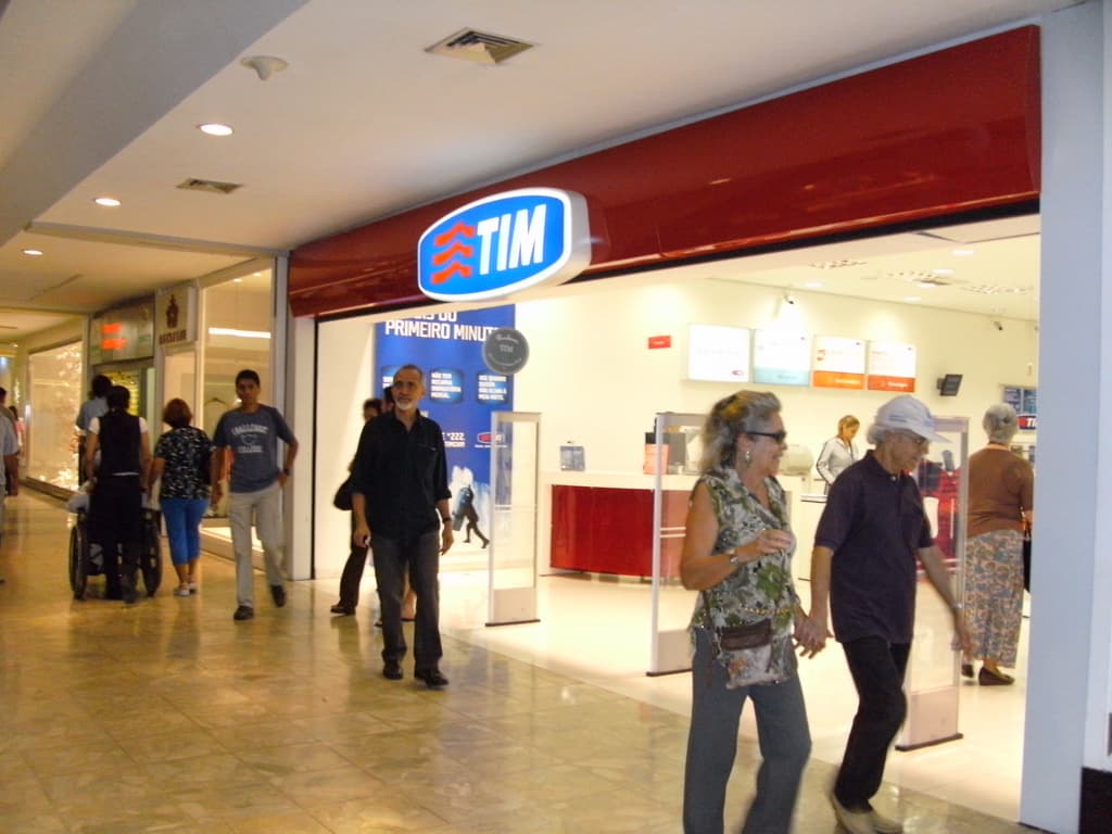 Rio Windstorm Exposes TIM Network Vulnerability, Raising Infrastructure CAPEX and Regulatory Risks